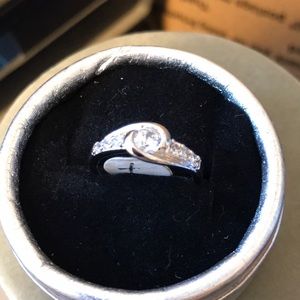 Size 7 silver plated brand new bling ring